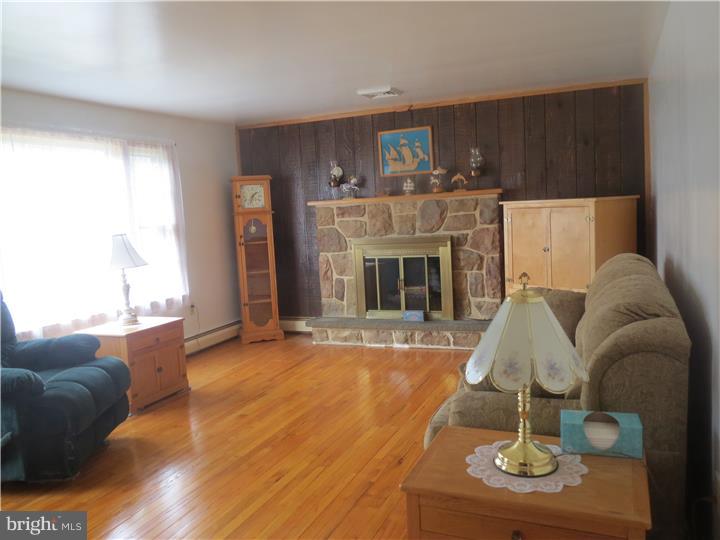2091 Young Road Pottstown, PA 19465 - Photo 5 of 17