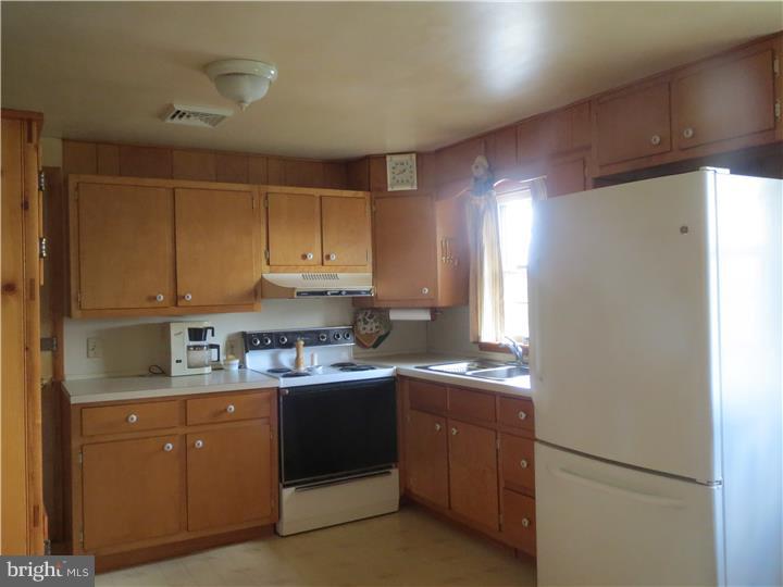 2091 Young Road Pottstown, PA 19465 - Photo 8 of 17