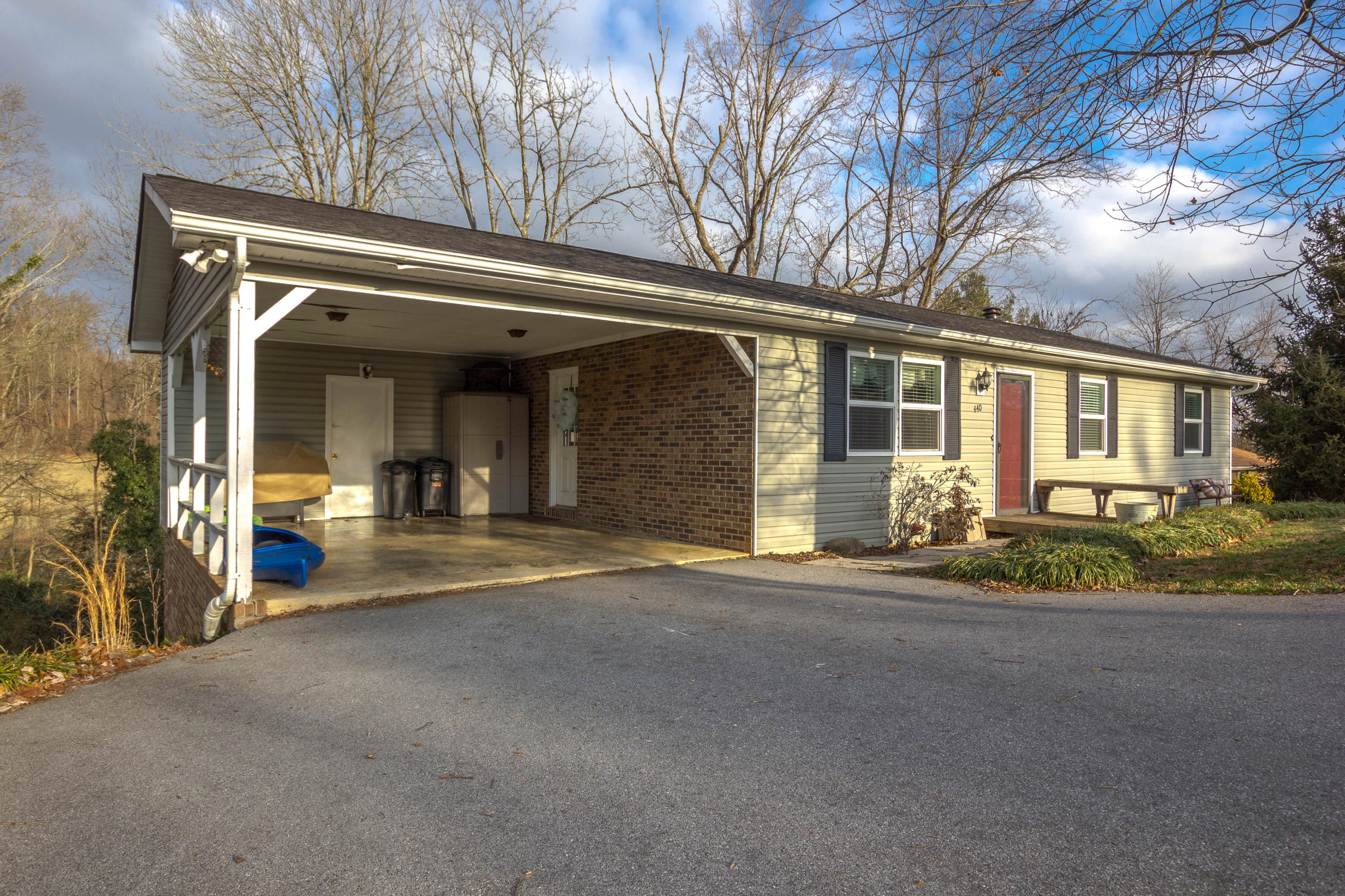 440 Merman Road Kingsport, TN 37663 - Photo 2 of 35 IMG_9493