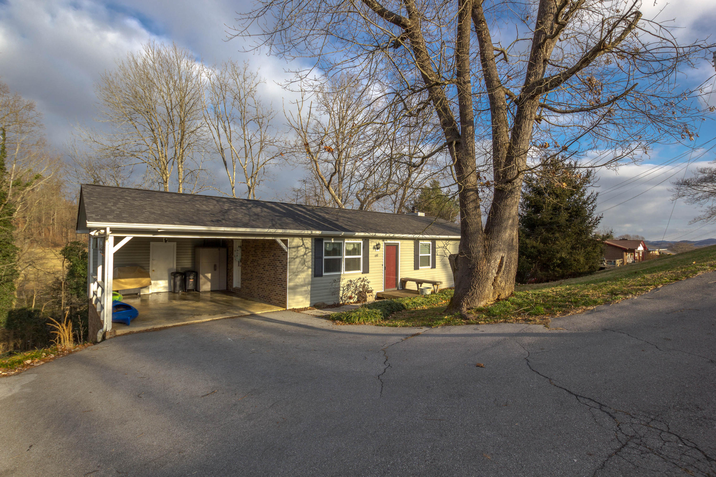 440 Merman Road Kingsport, TN 37663 - Photo 3 of 35 IMG_9488