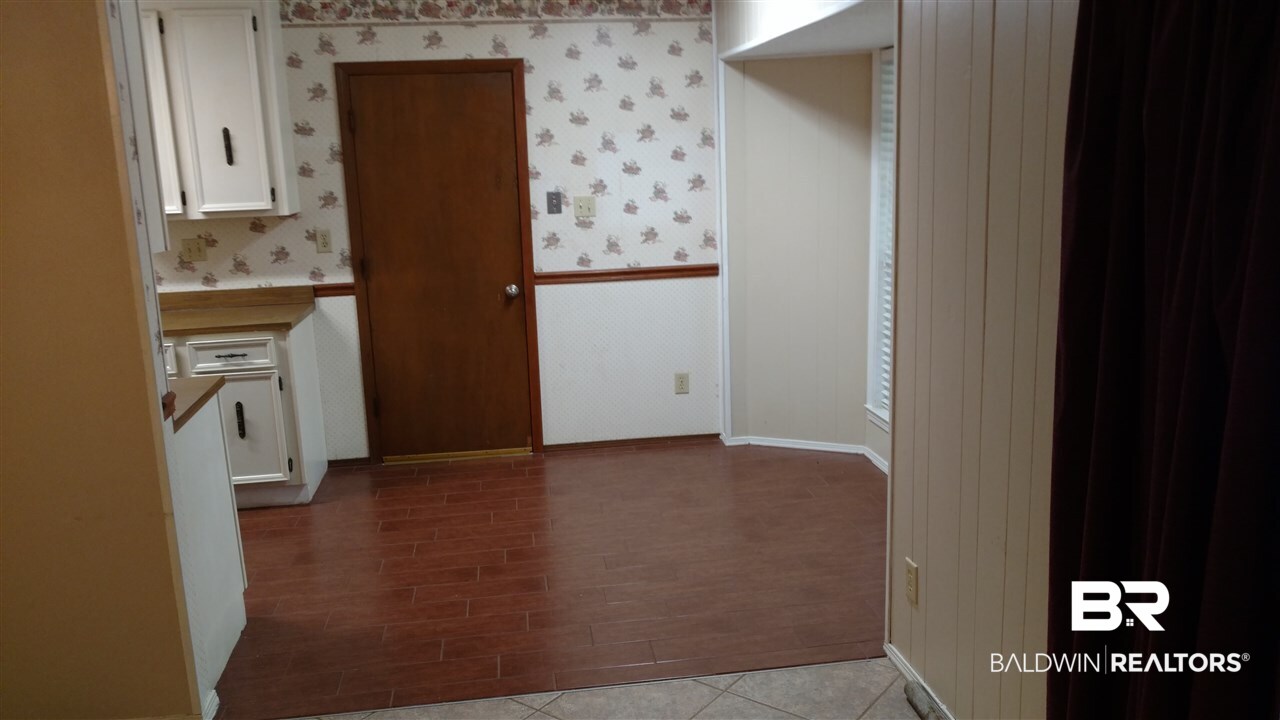 1462 Long Wood Road Mobile, AL 36609 - Photo 4 of 23