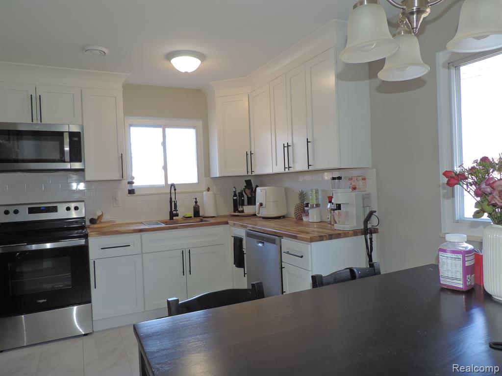 2174 Benstein Road Wolverine Lake, MI 48390 - Photo 9 of 28