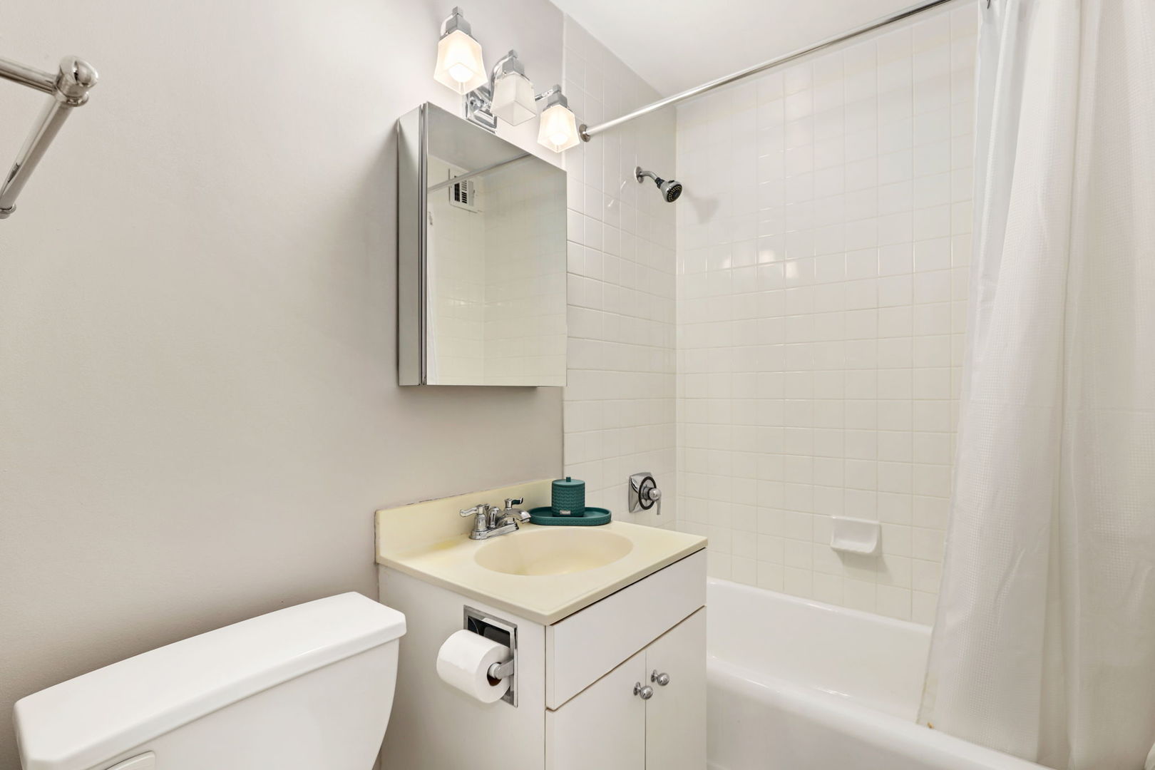 33 East Cedar Street, Unit 9B Chicago, IL 60611 - Photo 12 of 13