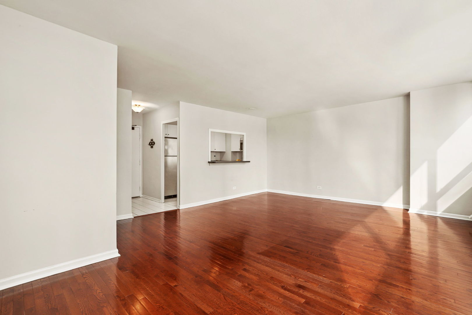 33 East Cedar Street, Unit 9B Chicago, IL 60611 - Photo 4 of 13