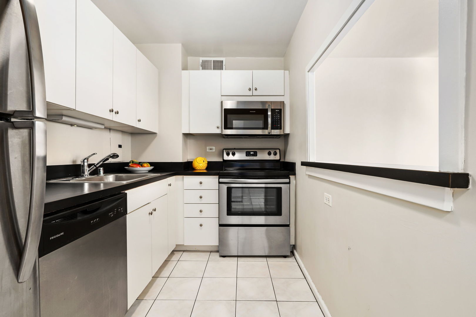33 East Cedar Street, Unit 9B Chicago, IL 60611 - Photo 6 of 13