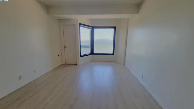 $526,000 | 6363 Christie Avenue, Unit 1915, Emeryville, CA 94608