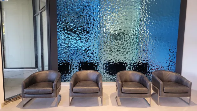 $526,000 | 6363 Christie Avenue, Unit 1915, Emeryville, CA 94608