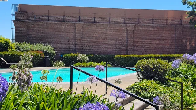 $526,000 | 6363 Christie Avenue, Unit 1915, Emeryville, CA 94608