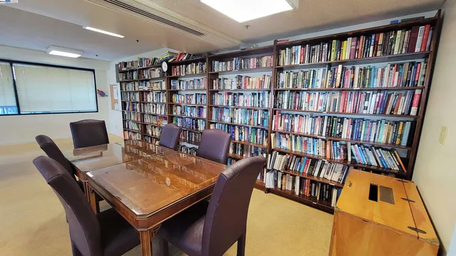 $526,000 | 6363 Christie Avenue, Unit 1915, Emeryville, CA 94608