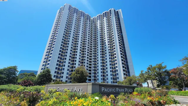 $526,000 | 6363 Christie Avenue, Unit 1915, Emeryville, CA 94608