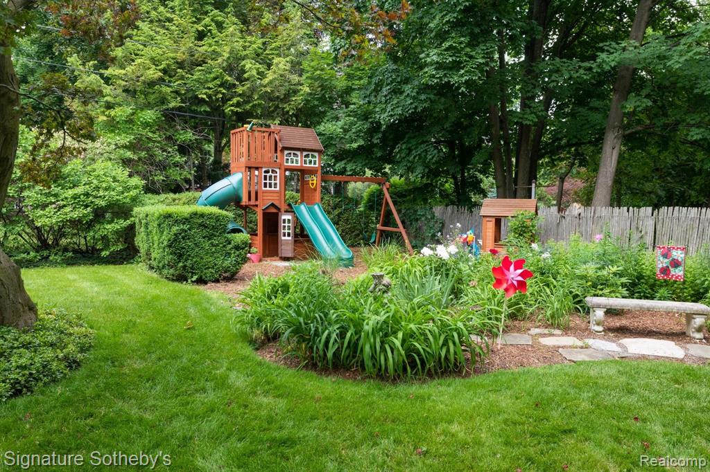 553 Middlesex Road Grosse Pointe Park, MI 48230 - Photo 40 of 46