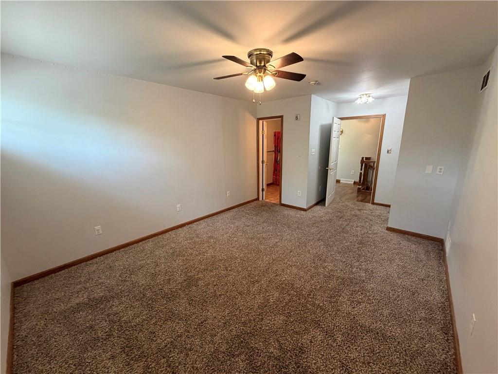 526 East River Road Edinburg, PA 16116 - Photo 30 of 45 Middle Bedroom