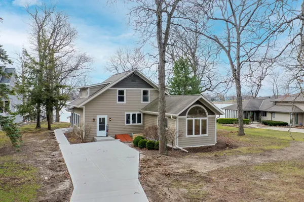 $1,250,000 | S106W20597 North Shore Drive, Muskego, WI 53150