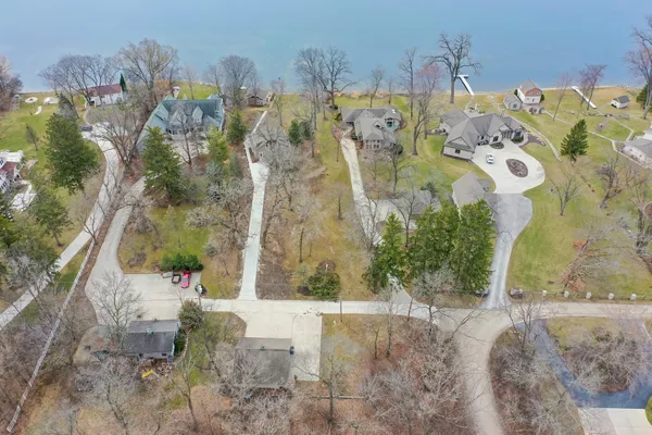 $1,250,000 | S106W20597 North Shore Drive, Muskego, WI 53150