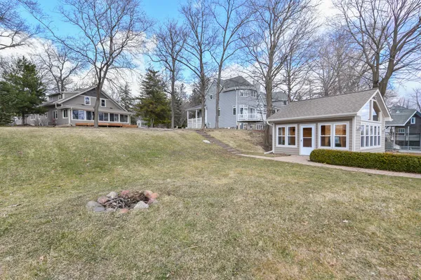 $1,250,000 | S106W20597 North Shore Drive, Muskego, WI 53150