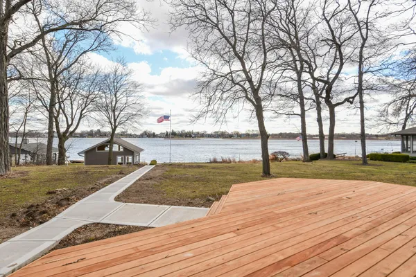 $1,250,000 | S106W20597 North Shore Drive, Muskego, WI 53150