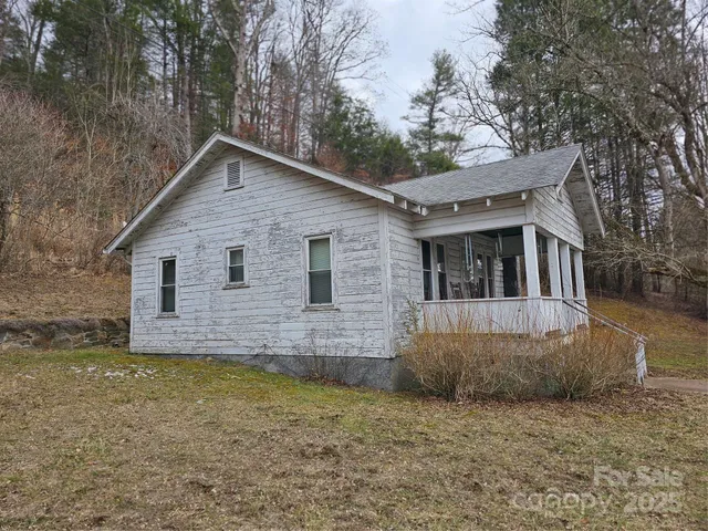 $479,111 | 1820 Grapevine Road, Marshall, NC 28753