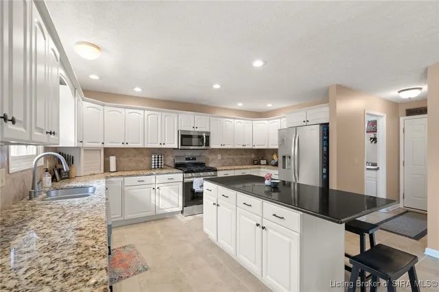 $575,000 | 3048 Wolf Den Court, New Albany, IN 47150