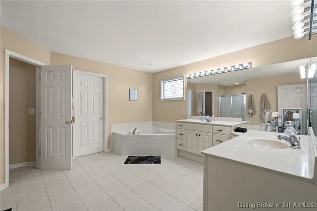 $575,000 | 3048 Wolf Den Court, New Albany, IN 47150