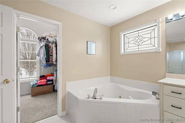 $575,000 | 3048 Wolf Den Court, New Albany, IN 47150