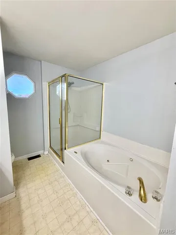 $299,000 | 100 Cardinal Villas Drive, Unit 2A, St. Peters, MO 63376