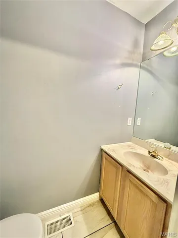 $299,000 | 100 Cardinal Villas Drive, Unit 2A, St. Peters, MO 63376