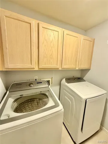 $299,000 | 100 Cardinal Villas Drive, Unit 2A, St. Peters, MO 63376