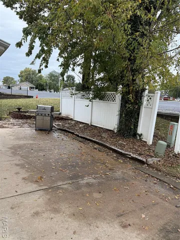 $299,000 | 100 Cardinal Villas Drive, Unit 2A, St. Peters, MO 63376