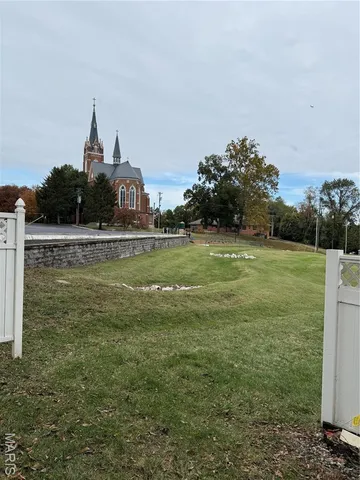 $299,000 | 100 Cardinal Villas Drive, Unit 2A, St. Peters, MO 63376