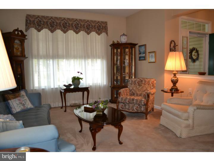 1439 Quaker Ridge West Chester, PA 19380 - Photo 3 of 16 Living Room