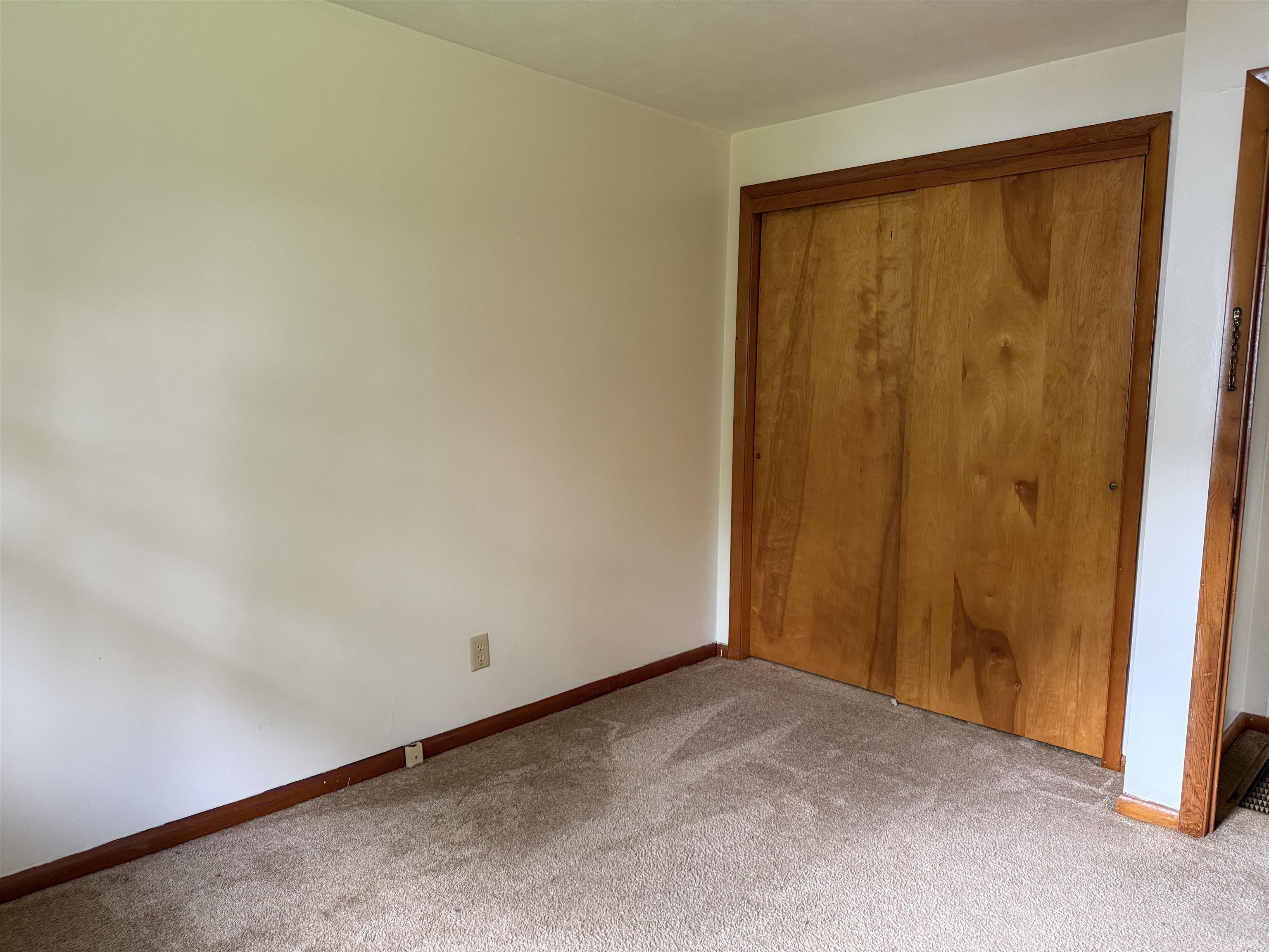 1221 24th Street Bedford, IN 47421 - Photo 12 of 18