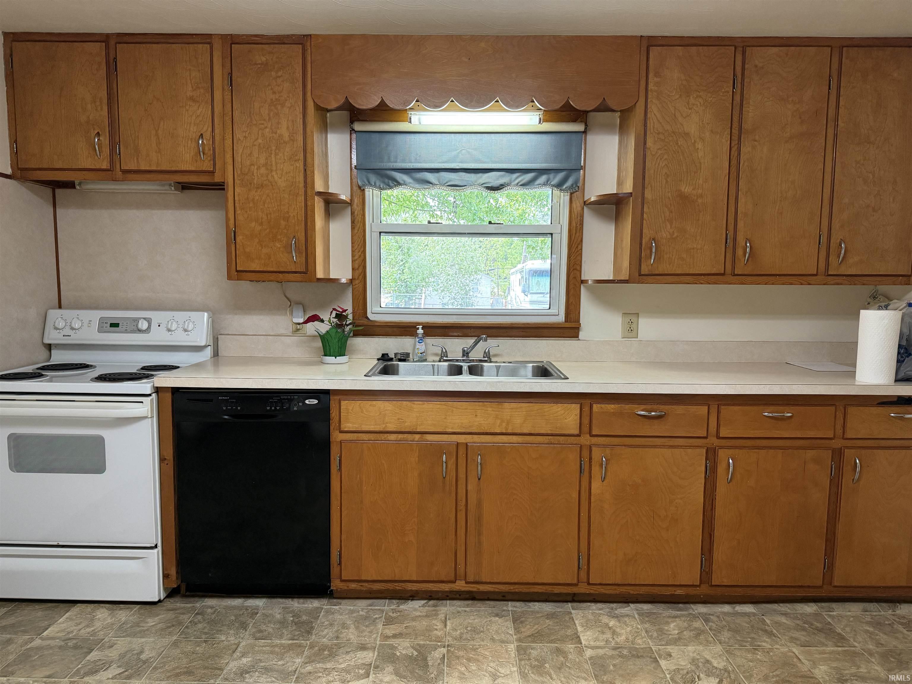 1221 24th Street Bedford, IN 47421 - Photo 5 of 18