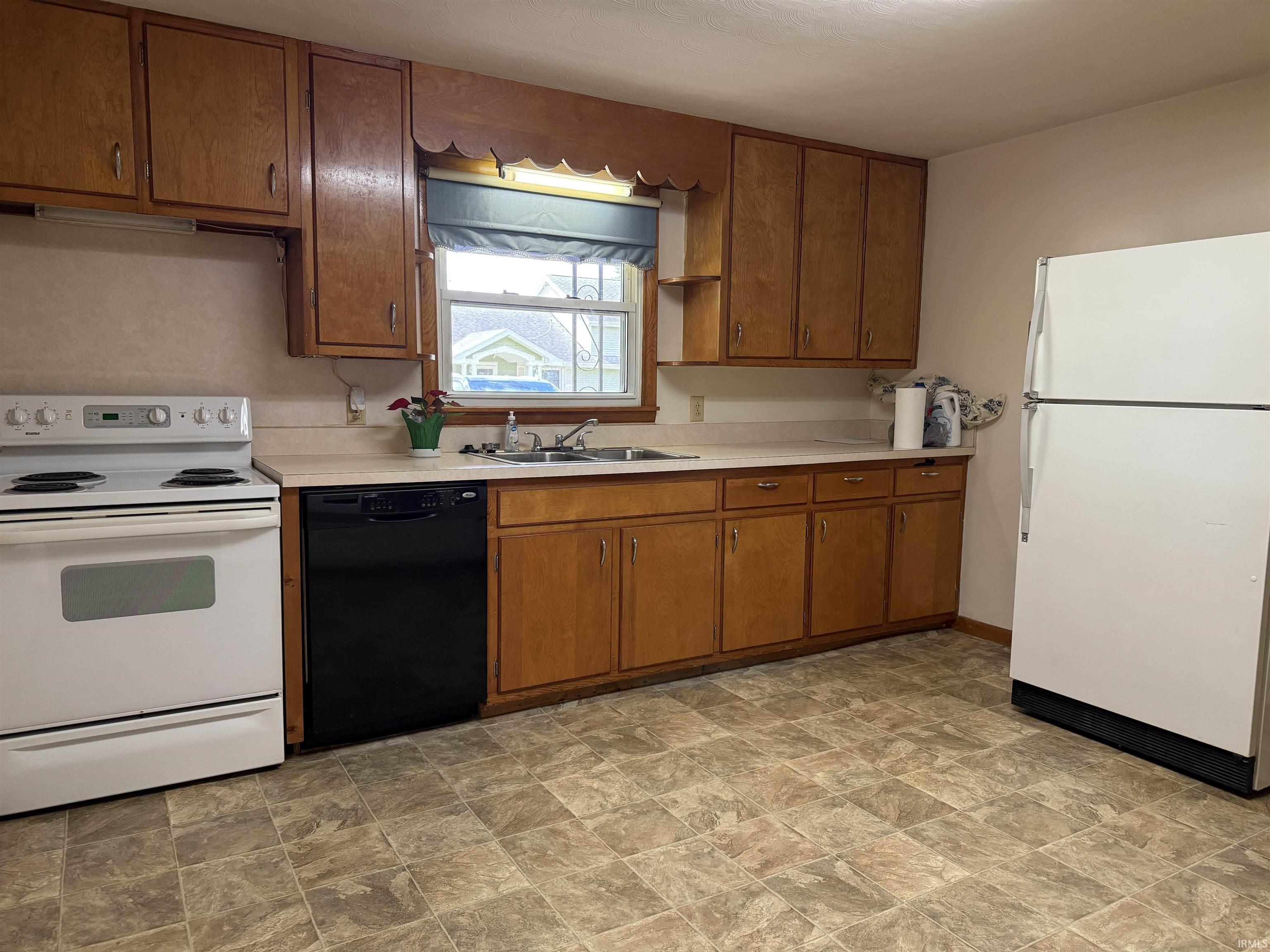 1221 24th Street Bedford, IN 47421 - Photo 6 of 18