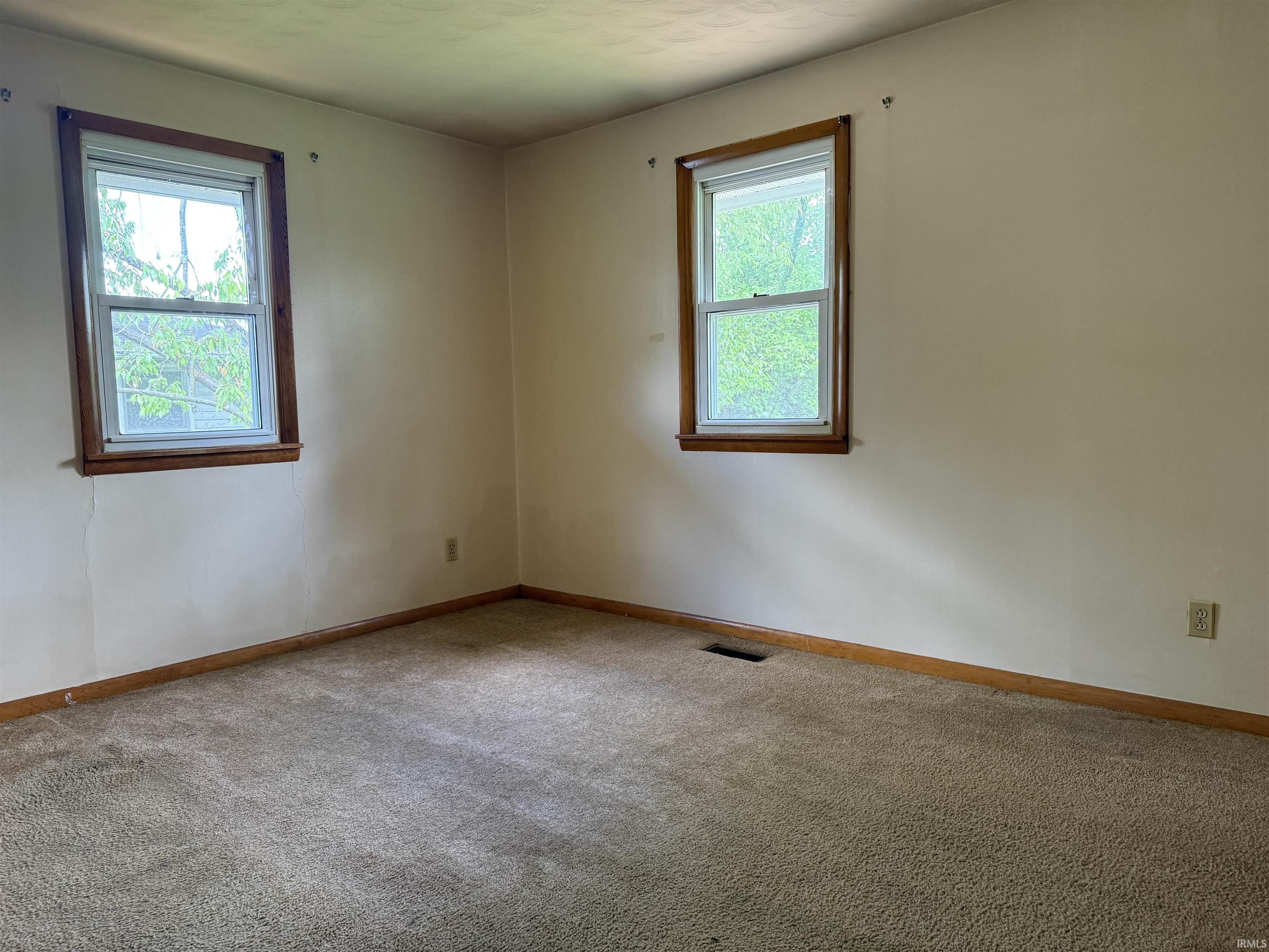 1221 24th Street Bedford, IN 47421 - Photo 10 of 18