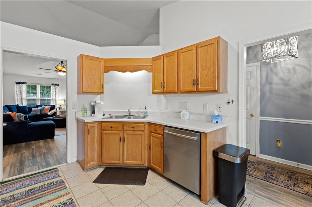 2774 WaterStone Loop High Point, NC 27265 - Photo 10 of 39