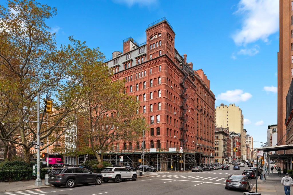 165 Duane Street, Unit 6A Manhattan, NY 10013 - Photo 27 of 29 a view of a street with cars