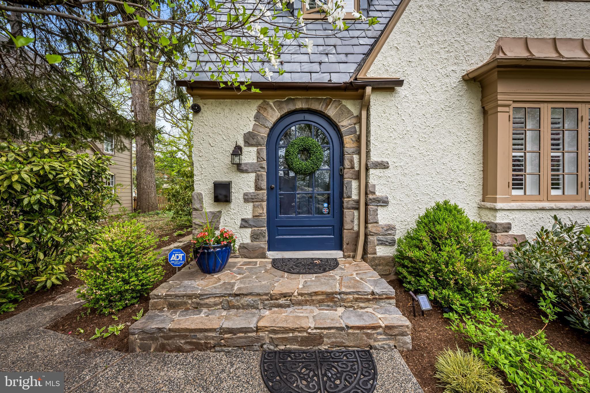 310 Thornhill Road Baltimore, MD 21212 - Photo 2 of 36