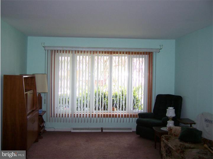 511 Berwyn Road Morrisville, PA 19067 - Photo 2 of 13 Living Room
