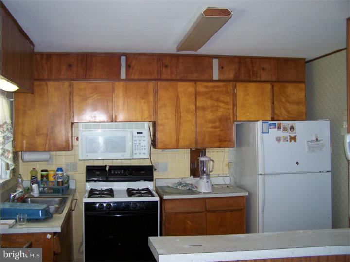 511 Berwyn Road Morrisville, PA 19067 - Photo 4 of 13 Kitchen