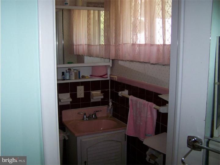511 Berwyn Road Morrisville, PA 19067 - Photo 9 of 13 Bathroom
