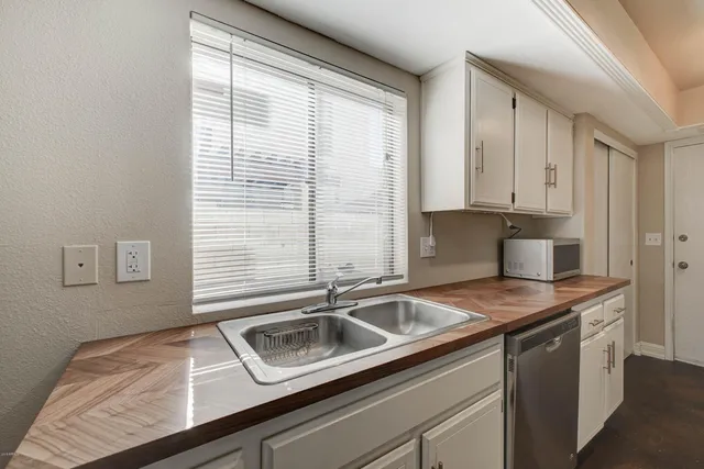 $1,950 | Undisclosed Address, Phoenix, AZ 85044