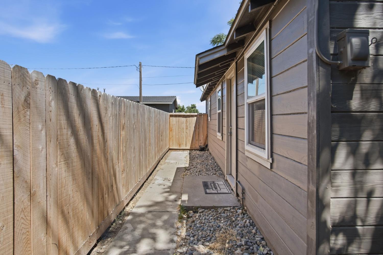 917 9th Street Turlock, CA 95380 - Photo 15 of 39