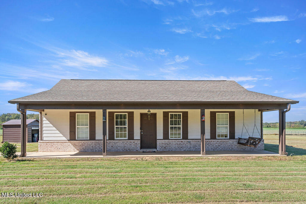 1418 Victoria Road Holly Springs, MS 38635 - Photo 1 of 20 Front