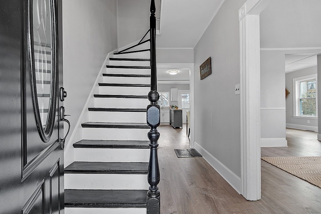 33 Birch Street Lynn, MA 01902 - Photo 3 of 25