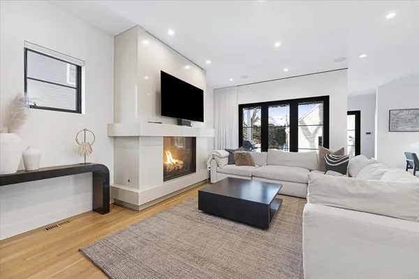 $2,495,000 | 176 Arlington Avenue, Elmhurst, IL 60126