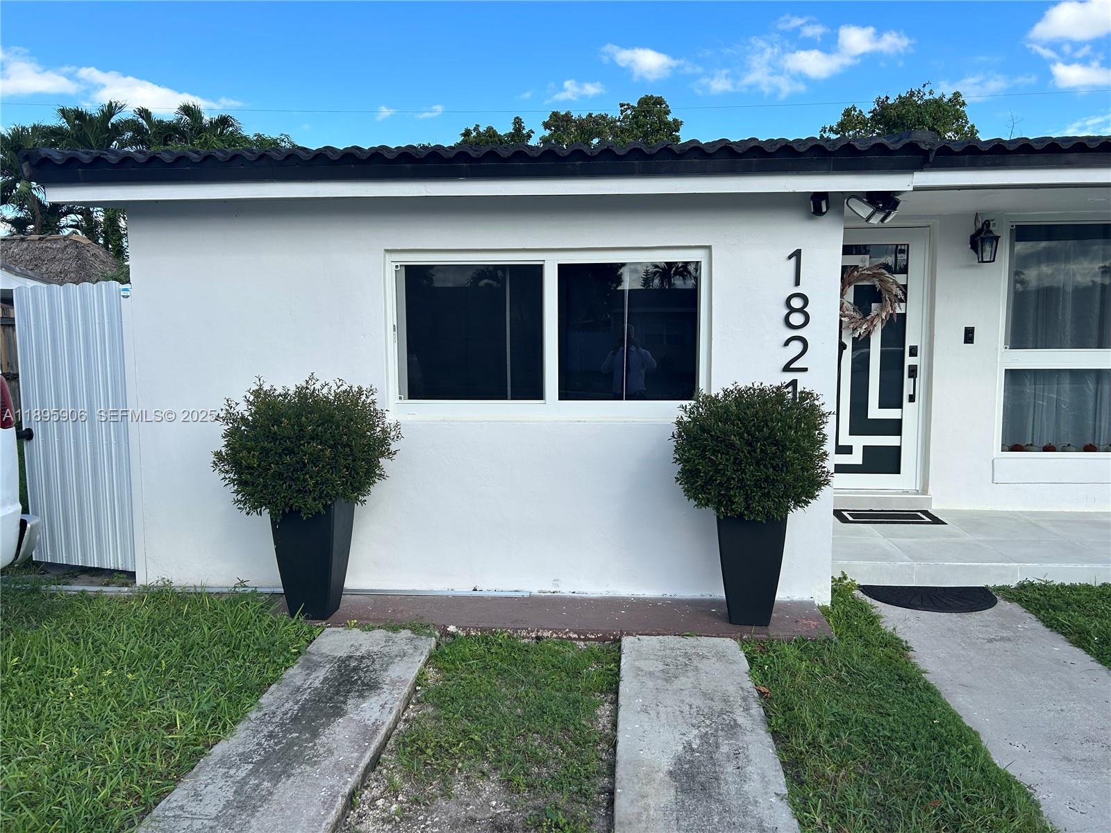 1821 Southwest 92nd Place Miami, FL 33165 - Photo 3 of 11