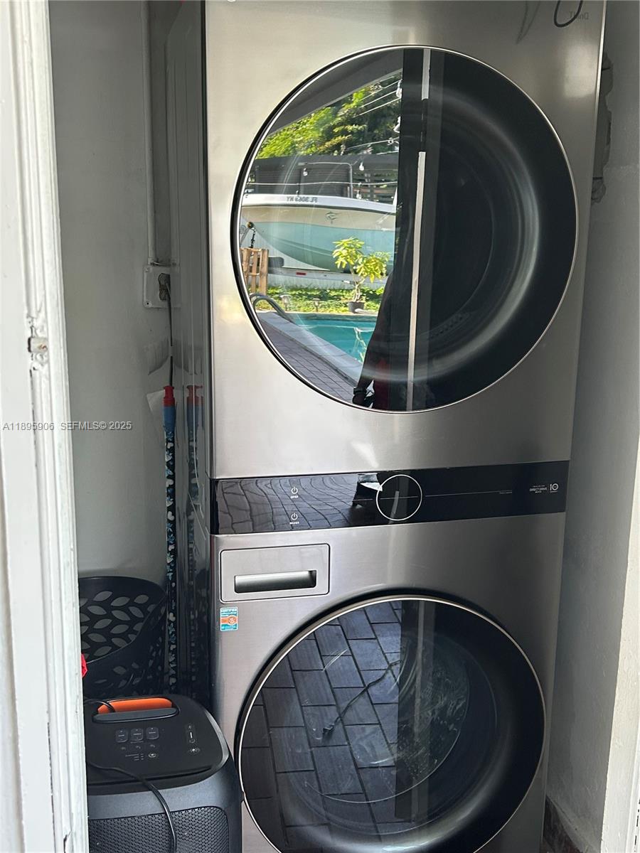 1821 Southwest 92nd Place Miami, FL 33165 - Photo 10 of 11