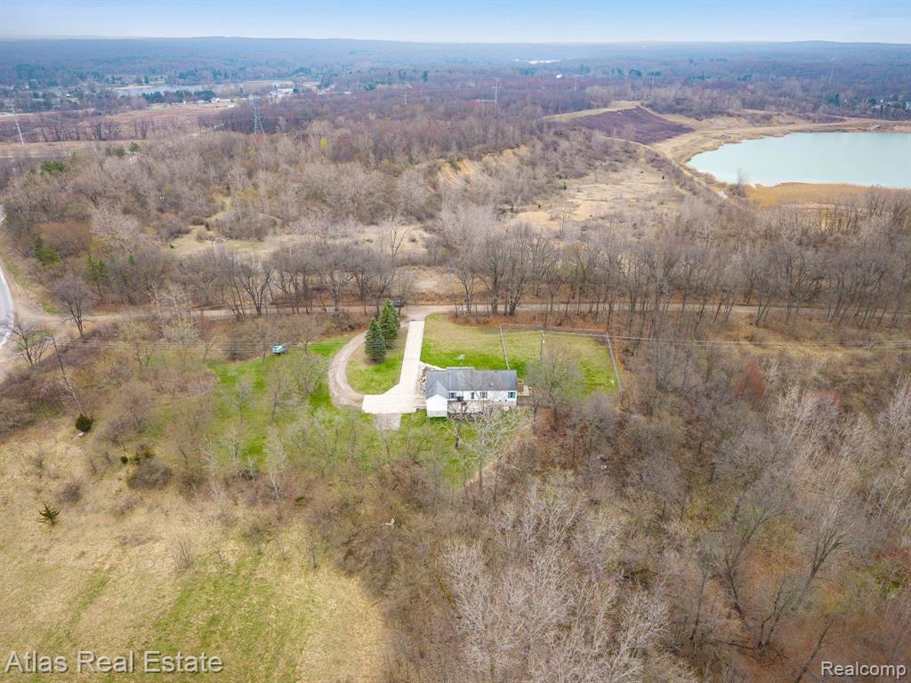 15034 Worden Road Holly, MI 48442 - Photo 10 of 48