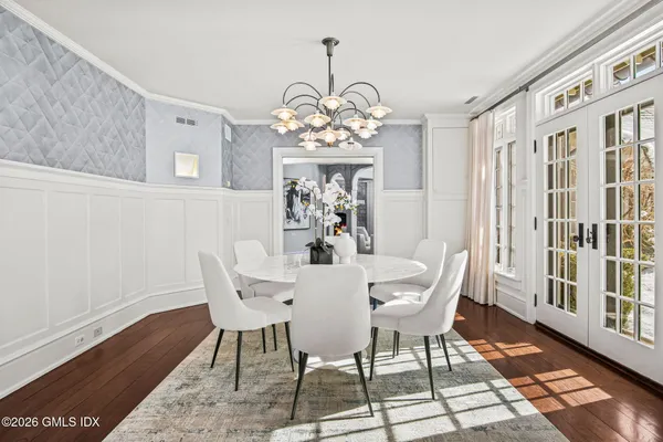 $15,600,000 | 164 Round Hill Road, Greenwich, CT 06831