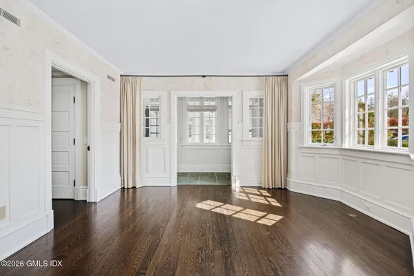 $15,600,000 | 164 Round Hill Road, Greenwich, CT 06831